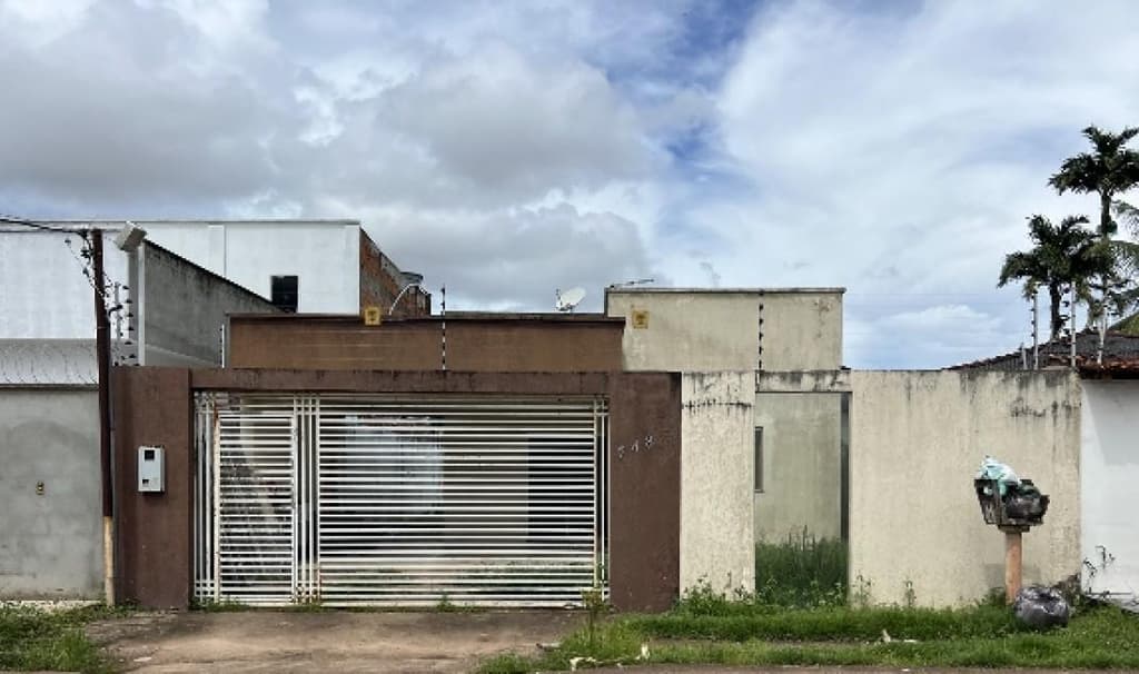 Foto 1 de 6: Casa em leilão em Macapá - AP — Casa c/ terreno de 300m², Desocupada no Parque dos Buritis em Macapá/AP