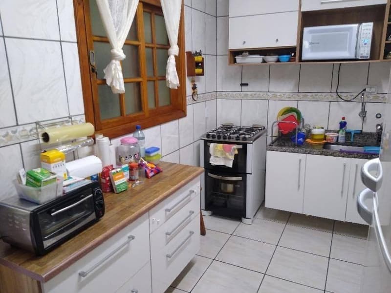 Foto 8 de 11: Casa em leilão em Cotia - SP, bairro Outeiro de Passargada — Casa 196m² com Terreno 152m² | Cotia-SP | 3 Dorms. Próx. Thermas da Mata | Animália Park | Rodovia Raposo Tavares | Financiamento até 420 Meses!