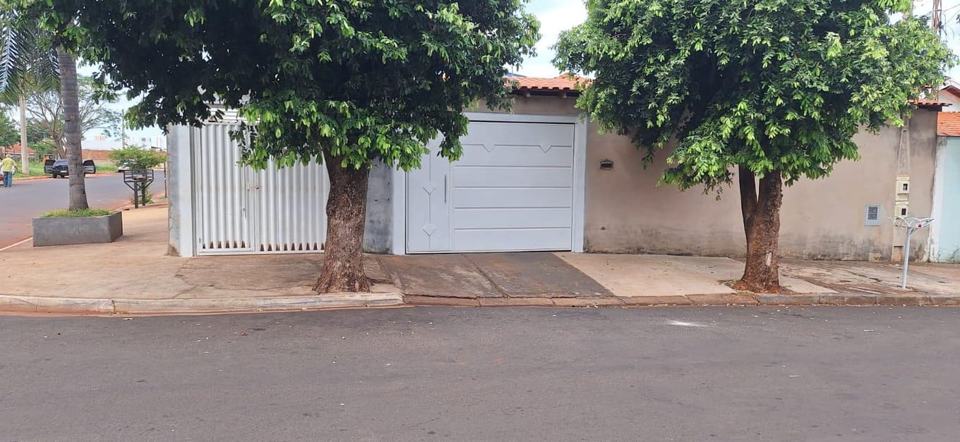Foto 1 de 23: Casa em leilão em Araraquara - SP — Casa com 161.34 m² de área construída e 231.17 m² de terreno