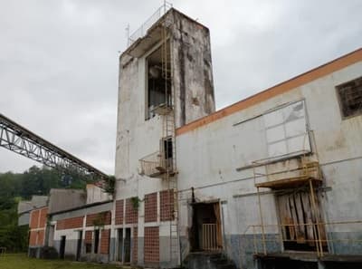 Foto 33 de 70: Area Rural em leilão em Amparo - SP, bairro Três Pontes — Imóvel Rural, A.T. 19ha, A.C. 7.362m², antigo abatedouro, galpões, casas, Três Pontes
