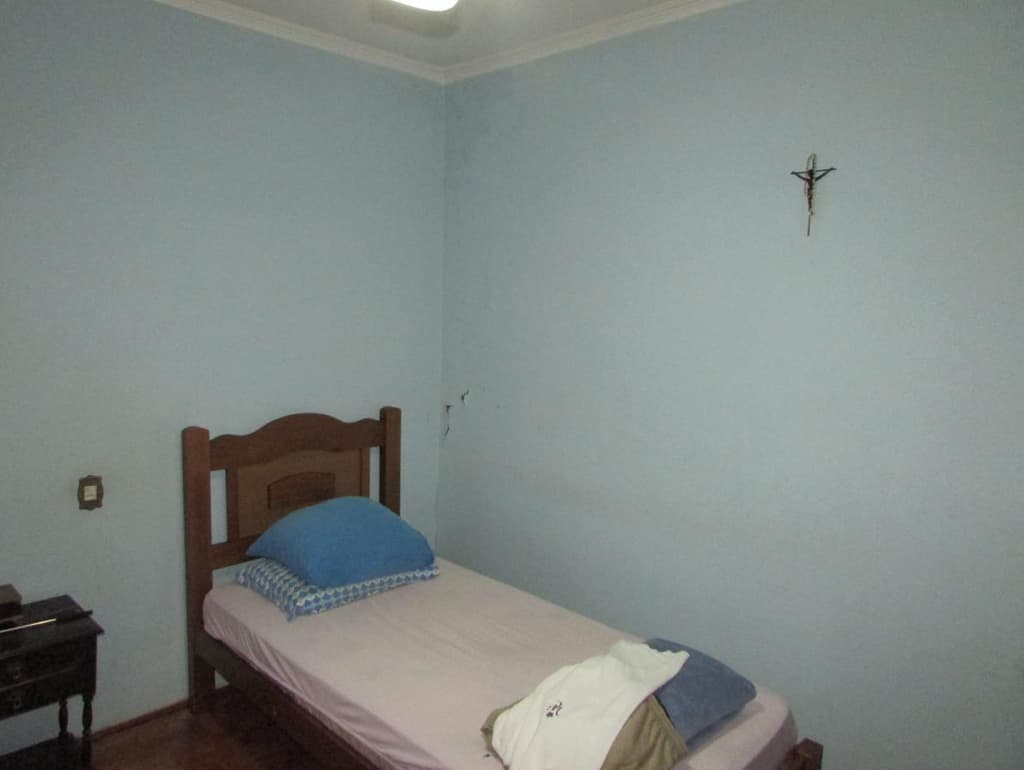 Foto 9 de 18: Casa em leilão em Barretos - SP — Casa, A.T. 242m², A.C. 154m², Celina