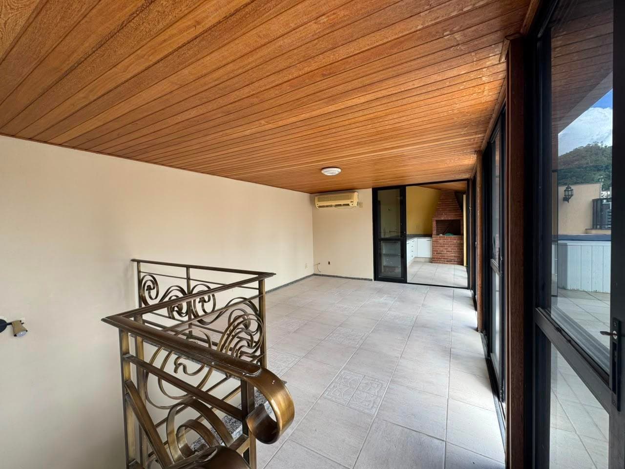 Foto 11 de 11: Apartamento em leilão em Juiz De Fora - MG, bairro Granbery — Triplex 418 m² | Granbery - Juiz de Fora | Cond. Portobello | 4 Vagas, Suítes e Lazer Completo. Raro no Bairro! Ideal p/ Moradia ou Investimento
