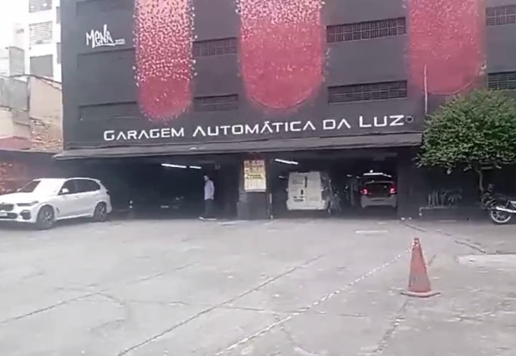 Vaga de Garagem em leilão em São Paulo - SP, bairro Sé — Vaga - Garagem Automática da Luz - A.U. 21,64m² - Sé.