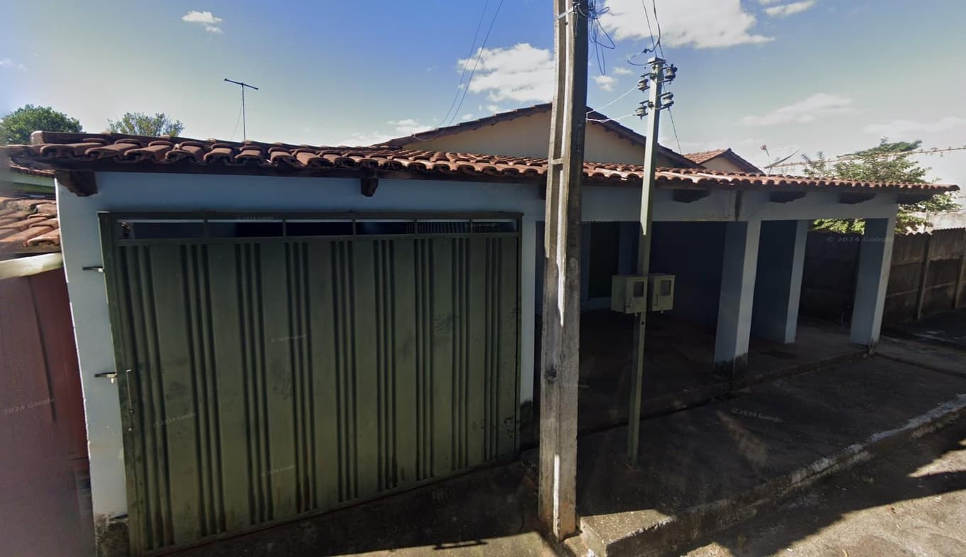 Foto 2 de 3: Comercial em leilão em Ipameri - GO — IMÓVEL COM DUPLA APTIDÃO - RESIDENCIAL OU COMERCIAL, A.C.161,90M², IPAMERI/GO