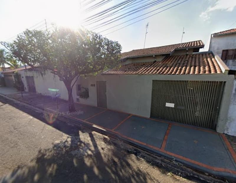 Casa em leilão em Bebedouro - SP, bairro Jardim do Bosque — (33,33%) Casa, A.T. 260m², A.C. 180m², (Nua Propriedade)