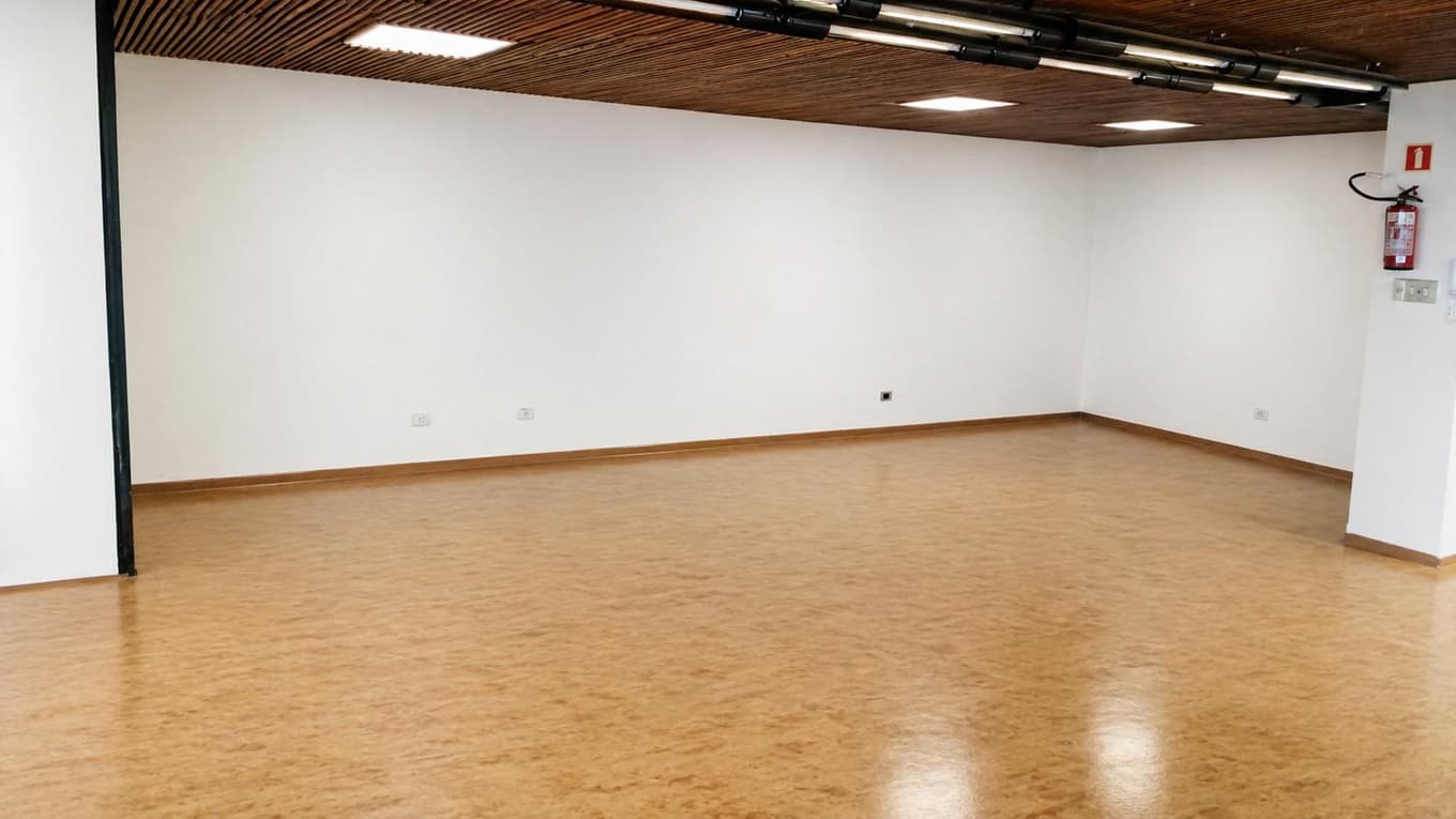 Foto 1 de 19: Comercial em leilão em Curitiba - PR, bairro Centro — SALAS COMERCIAIS Nº 502/504 EDIFÍCIO GOIÁS CURITIBA/PR
