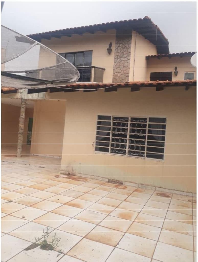 Foto 5 de 5: Casa em leilão em Umuarama - PR — Sobrado com área de 315,00m²- área de terreno de 396,60m² - Localizado na Rua Marabá, nº 3244, Zona I, Umuarama/PR.