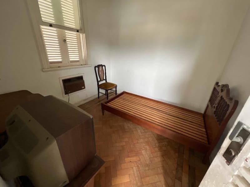 Foto 9 de 36: Casa em leilão em Rio De Janeiro - RJ, bairro Vila Isabel — Casa 374m² com Terreno 300m² | Rio de Janeiro-RJ | Vila Isabel | Oportunidade com 2 Vagas - Próx. ao Maracanã e à Av. 28 de Setembro - Financiamento até 420 Meses!