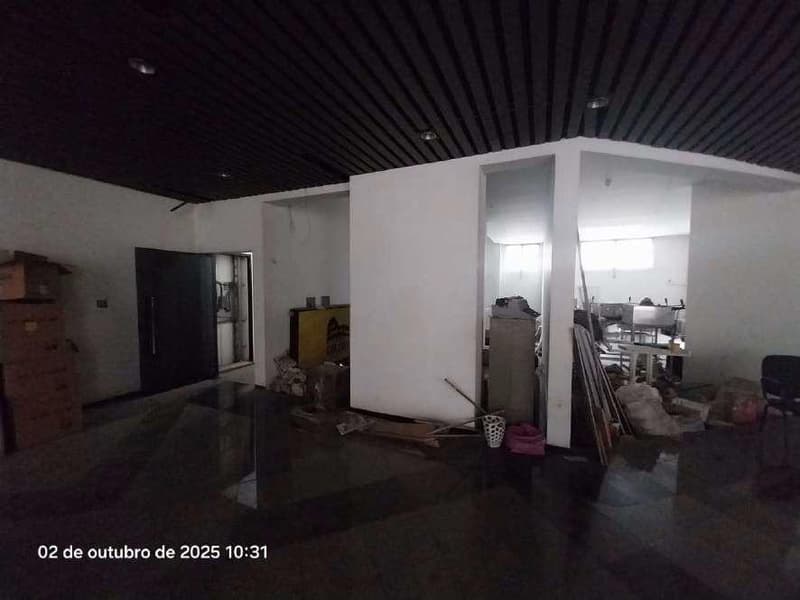 Foto 14 de 14: Comercial em leilão em Curitiba - PR, bairro Centro — Loja Comercial nº 37, localizada no mezanino ou 5º pavimento do Edifício Green Tower, em Curitiba-PR.
