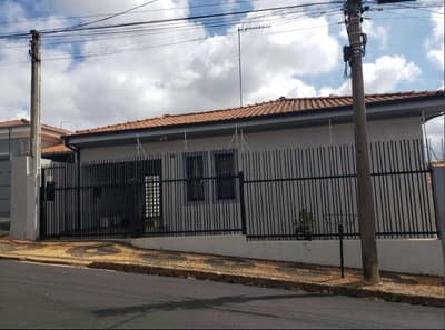 Casa em leilão em Santa Rita Do Passa Quatro - SP — Casa em Santa Rita do Passa Quatro-SP