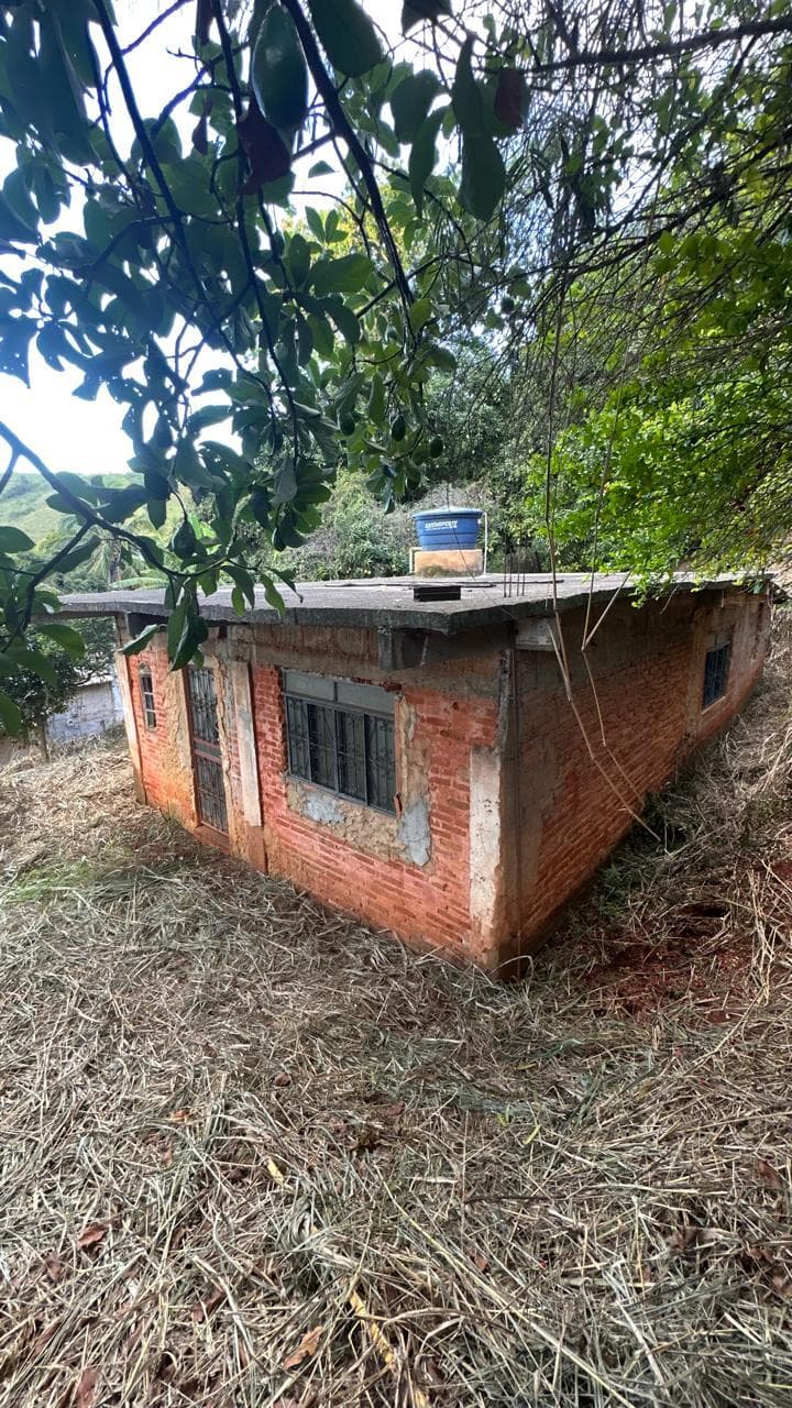 Foto 3 de 11: Imóvel em leilão em Carangola - MG, bairro Panorama — IMÓVEL URBANO COM ÁREA TOTAL DE 600 M2 EM CARANGOLA-MG