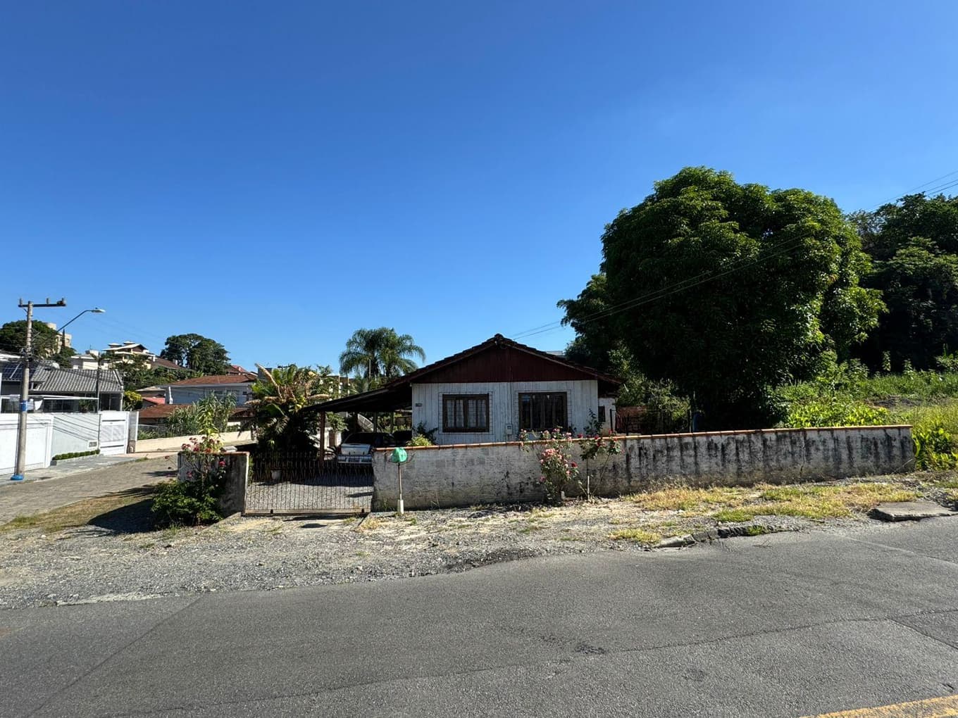 Foto 1 de 5: Terreno em leilão em Joinville - SC — Terreno com A.T. 693m², Joinville/SC