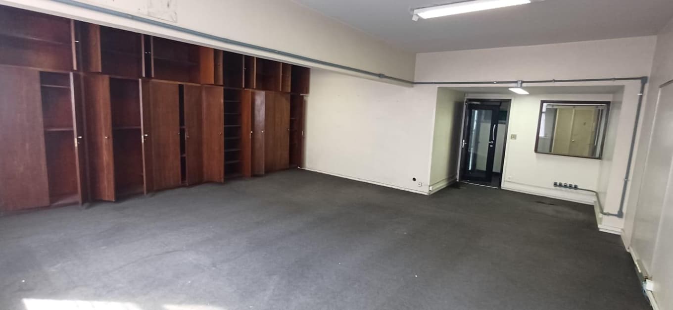 Foto 9 de 57: Comercial em leilão em Rio De Janeiro - RJ, bairro Centro — Conjunto Comercial 377m² na Av. Presidente Vargas, 583 | Centro/RJ | Próximo ao Metrô Uruguaiana e Candelária | Oportunidade para Investidores!