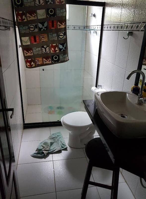 Foto 8 de 17: Casa em leilão em Camaçari - BA, bairro Centro — Casa 301m² com Terreno 1324m² | Camaçari-BA | Centro | Oportunidade Única - Próx. ao Boulevard Shopping Camaçari e Atacadão - Financiamento até 420 Meses!