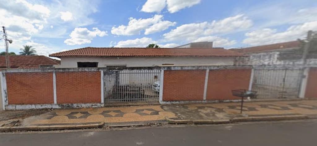 Foto 1 de 3: Casa em leilão em Penápolis - SP — Casa, A.T 462M², A.C. 181m², 4 dorm., 2 suítes, garagem p/ 3 carros