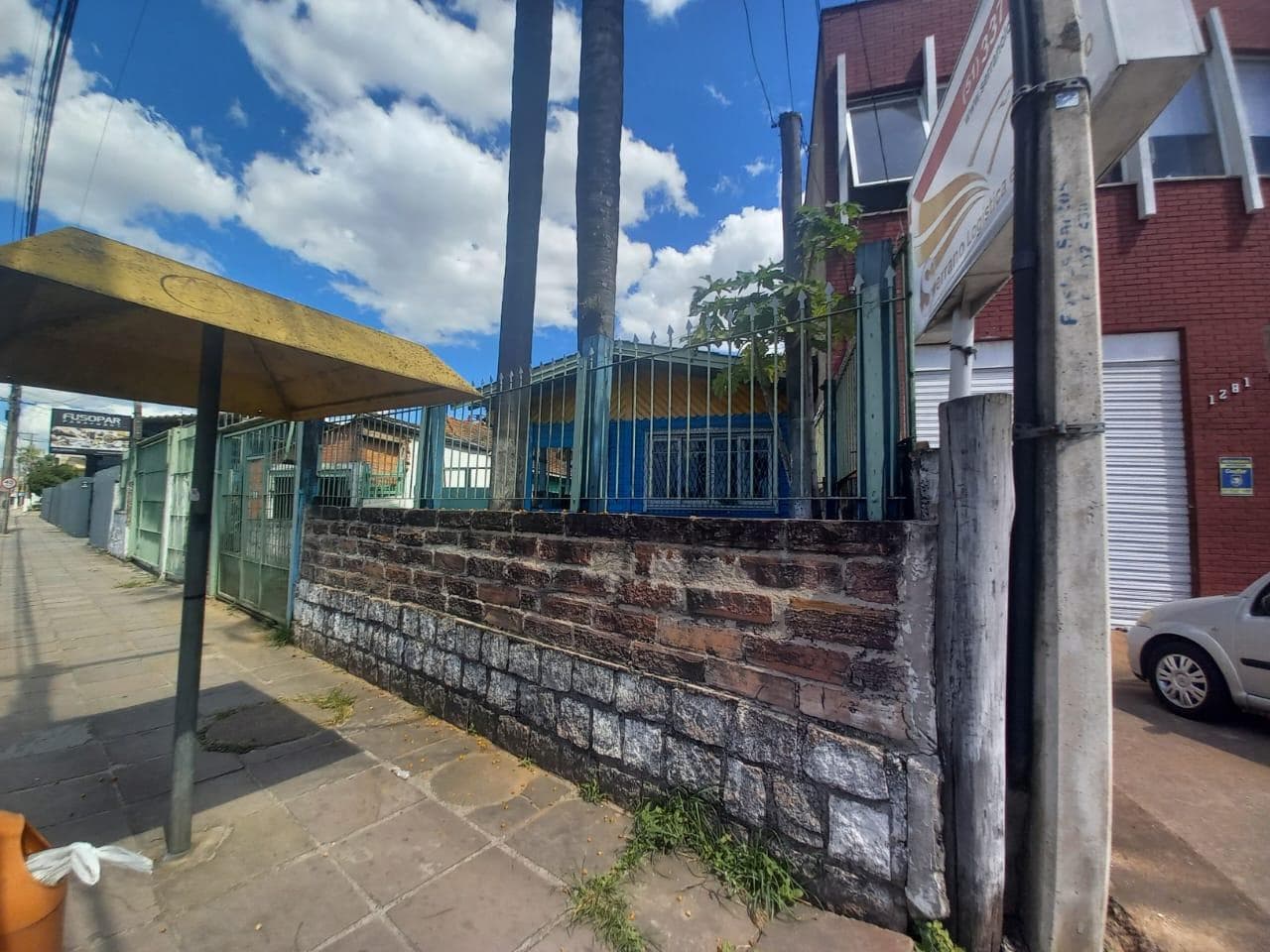 Foto 4 de 51: Terreno em leilão em Porto Alegre - RS — IMÓVEL COM ÁREA DE TERRENO DE 3.770M2 E ÁREA CONSTRUÍDA DE 2.150M2, RUA DONA TEODORA, 1281 (ESQUINA COM RUA NELSON NILO FACHINELLI), FARRAPOS, PORTO ALEGRE/RS - Massa Falida de Pluma Conforto e Turismo