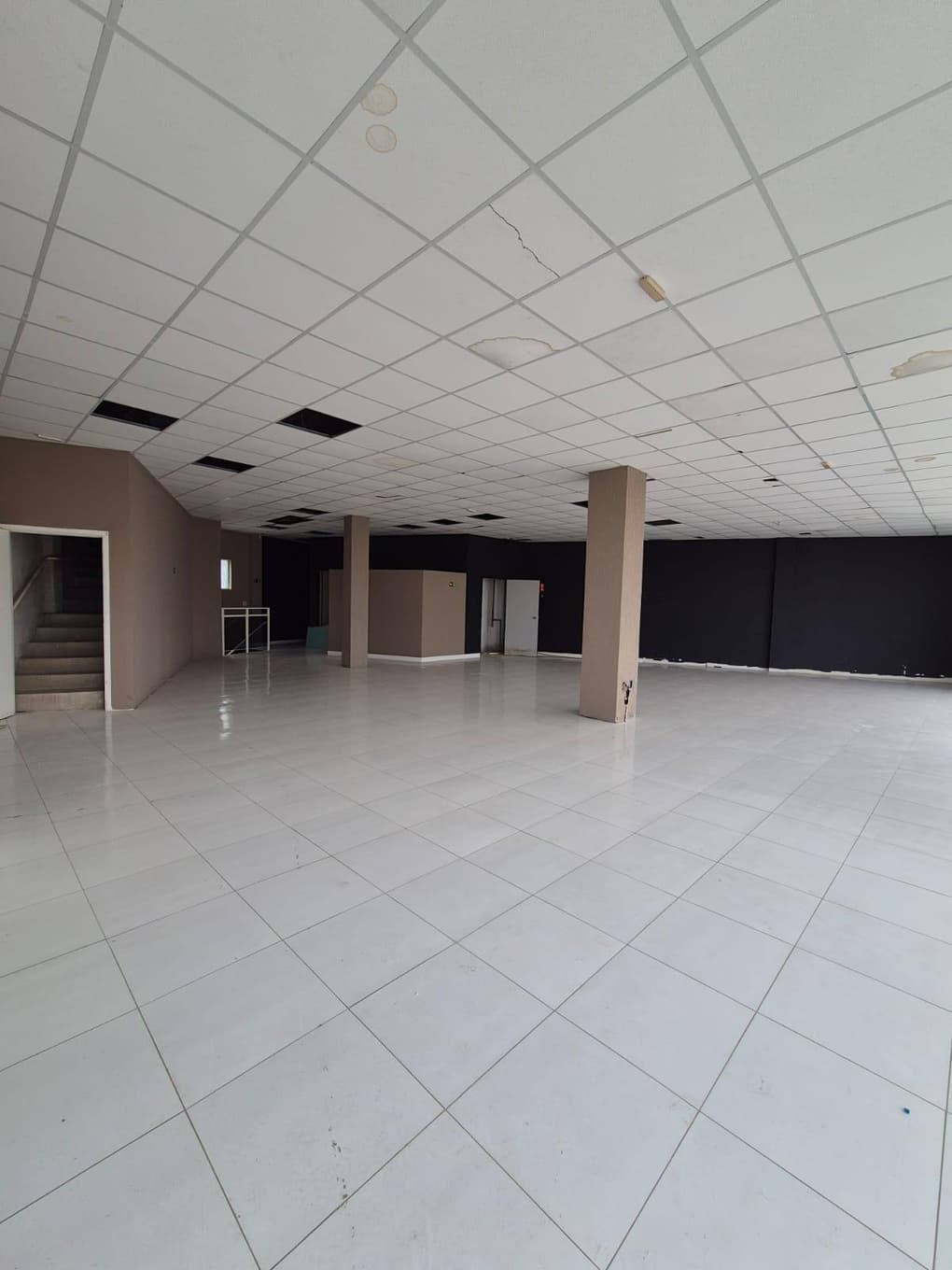 Foto 10 de 32: Comercial em leilão em Campinas - SP, bairro Vila Industrial — Prédio Comercial 597m² | DESOCUPADO | Vila Industrial de Campinas/SP | Terreno 422m²: Próximo à Av. John Boyd Dunlop e Centro. Ideal p/ Clínicas ou Sedes! Oportunidade!