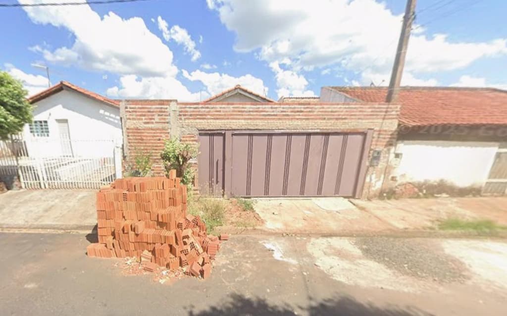 Casa em leilão em Jales - SP, bairro Aeroporto — Casa 36m² | Terreno 167m² | Bairro Aeroporto, Jales/SP | Oportunidade p/ Investidor: 30% de Desconto na 2ª Praça!