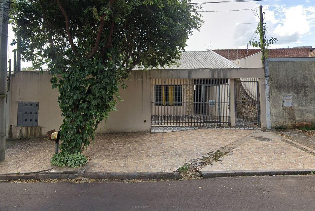 Casa em leilão em Umuarama - PR — Casa 146m² Ocupada em Umuarama/PR