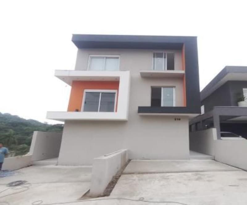 Casa em leilão em Cotia - SP, bairro Sítio Boa Vista — Casa 138m² em Condomínio - Sítio Boa Vista, Cotia/SP - Entrada de 30% + 240x