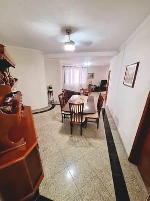 Foto 22 de 23: Apartamento em leilão em Santos - SP — Apartamento em Santos com 132m² e 02 vagas, apenas 80 metros da Praia José Menino