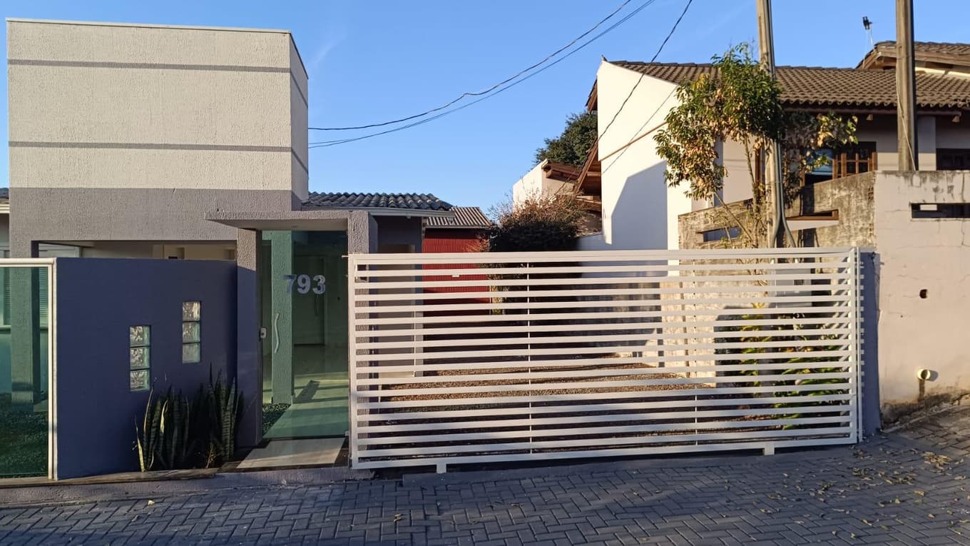 Foto 27 de 34: Casa em leilão em Marmeleiro - PR, bairro Centro — Imóvel Urbano com Benfeitorias