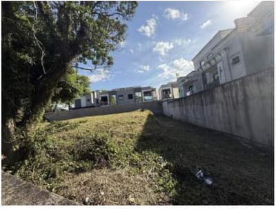 Foto 1 de 26: Terreno em leilão em Curitiba - PR, bairro Água Verde — Direitos que os executados possuem sobre a parte ideal correspondente a 25% do terreno com área de 654.00m2, sem benfeitorias - Bairro Água Verde - Curitiba/PR.