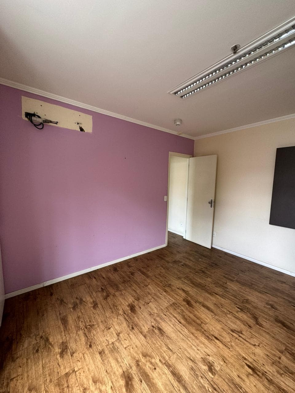 Foto 14 de 23: Comercial em leilão em Porto Alegre - RS, bairro Menino Deus — Sala comercial, Desocupado, 32.0 m2, PORTO ALEGRE / RS