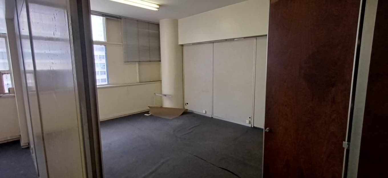 Foto 50 de 57: Comercial em leilão em Rio De Janeiro - RJ, bairro Centro — Conjunto Comercial 377m² na Av. Presidente Vargas, 583 | Centro/RJ | Próximo ao Metrô Uruguaiana e Candelária | Oportunidade para Investidores!