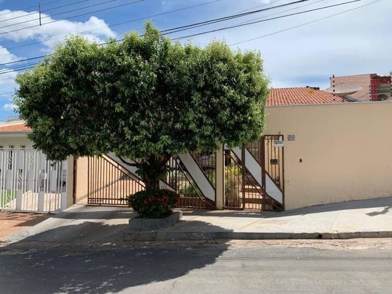 Foto 3 de 13: Casa em leilão em Cuiabá - MT, bairro Jardim Itália — Casa, Cuiabá / MT