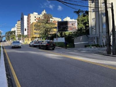 Foto 8 de 9: Apartamento em leilão em Curitiba - PR, bairro Bigorrilho — Apartamento com área exclusiva de 85,80m², do Edifício Champagnat Regence, localizado no bairro Bigorrilho, Curitiba/PR