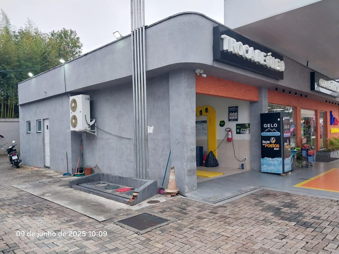 Foto 43 de 59: Comercial em leilão em Curitiba - PR, bairro Vista Alegre — Posto de Combustível com área de terreno total de 3.126,40m², benfeitorias de área total de 477,00m², localizado na Rua Miguel Tschennerl, 47, Vista Alegre, Curitiba/PR
