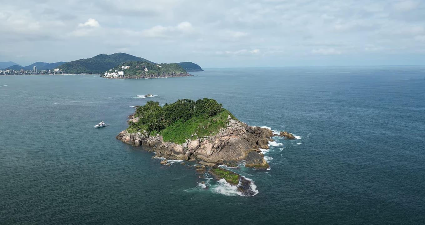 Foto 2 de 11: Imóvel em leilão em Guarujá - SP — Ilha com 45.000m² Desocupada no Litoral do Guarujá/SP