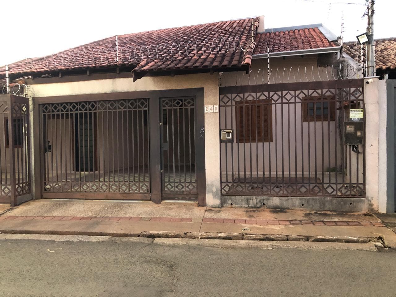 Foto 5 de 8: Casa em leilão em Campo Grande - MS — Casa 314m², Autonomista, Campo Grande/MS - Ocupada