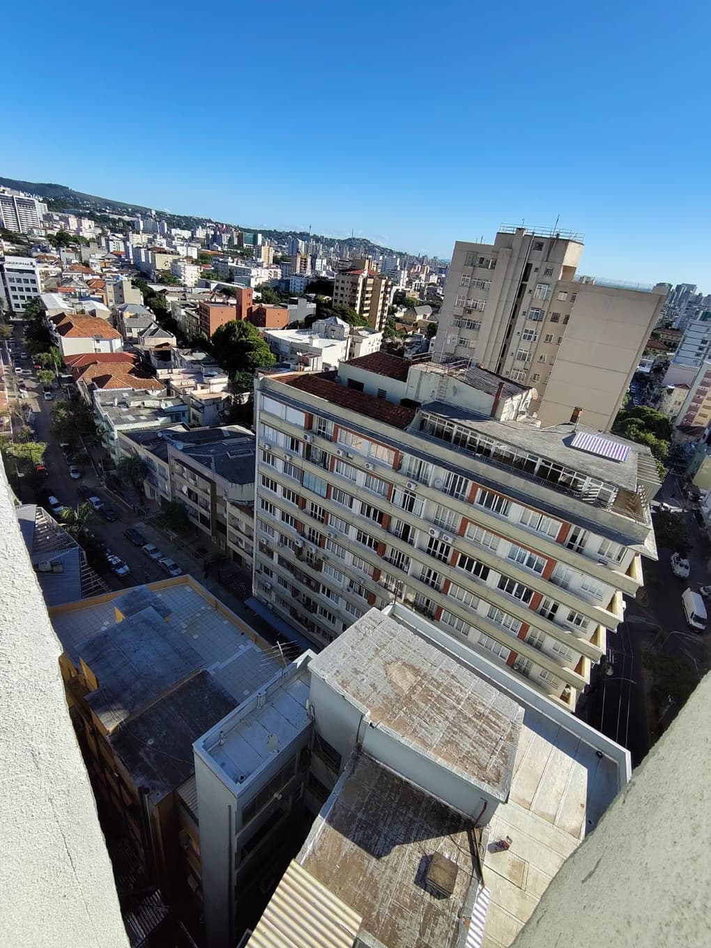 Comercial em leilão em Porto Alegre - RS, bairro Bom Fim — Sala Comercial 70m² | Desocupado e Reformada | Bom Fim / Porto Alegre/RS | Em Frente ao HPS | Ideal p/ Consultórios e Serviços | Ótima Oportunidade para Investimento! Desconto de 47%!