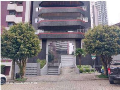 Foto 4 de 47: Apartamento em leilão em Curitiba - PR — Apartamento nº 1401 com área privativa de 184,48m² com duas vagas de garagem - Avenida Munhoz da Rocha,175, Juvevê, Curitiba/PR