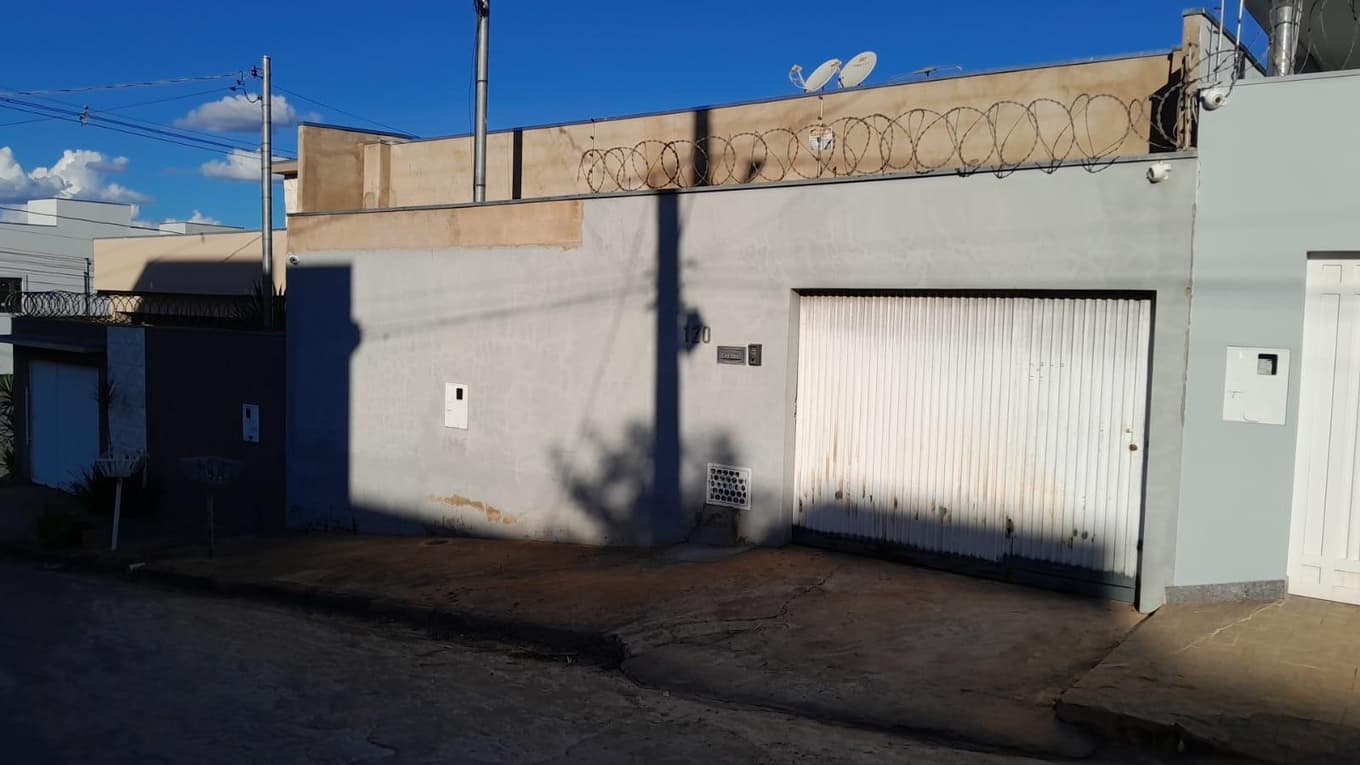 Foto 2 de 4: Casa em leilão em Montes Claros - MG — Casa 178m², Vila Nova, Montes Claros/MG -Ocupada