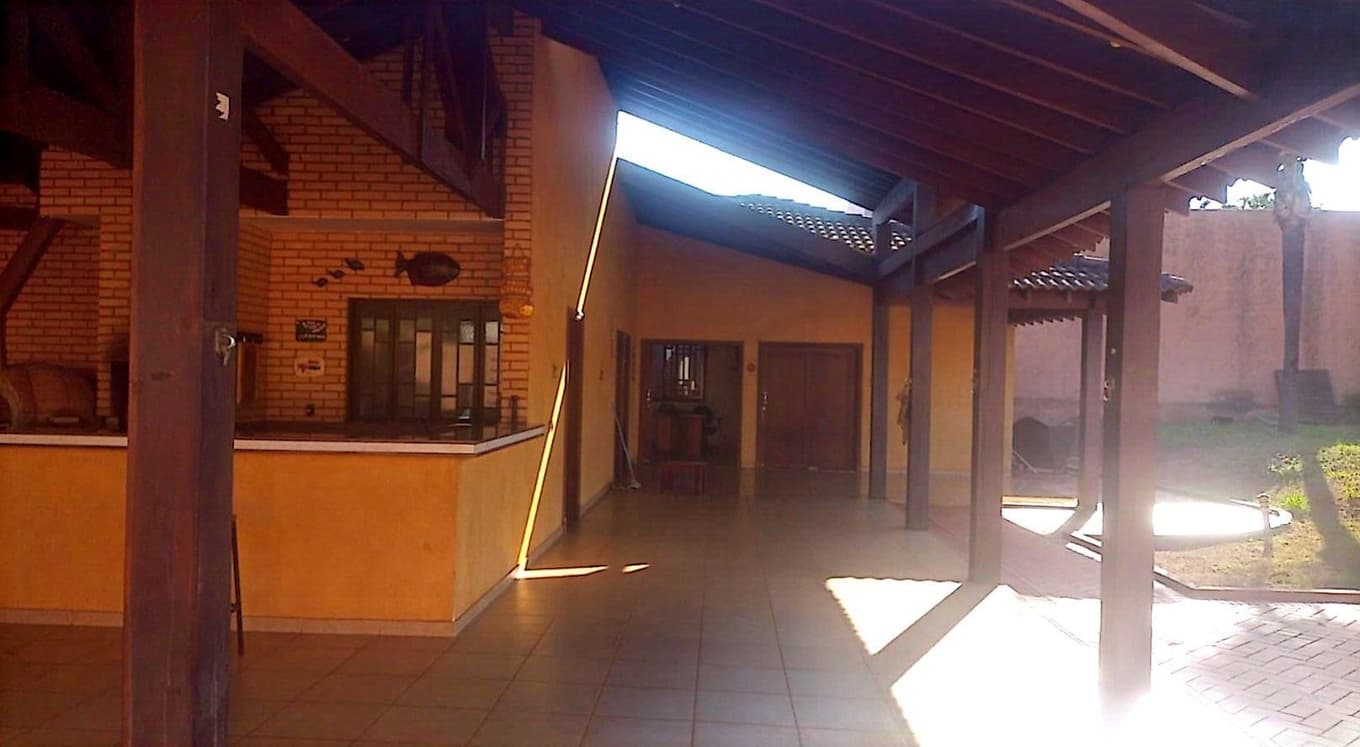 Foto 1 de 9: Casa em leilão em Catanduva - SP — Casa, A.T. 360m², A.C. 219m², Pq. Res. Agudo Romão