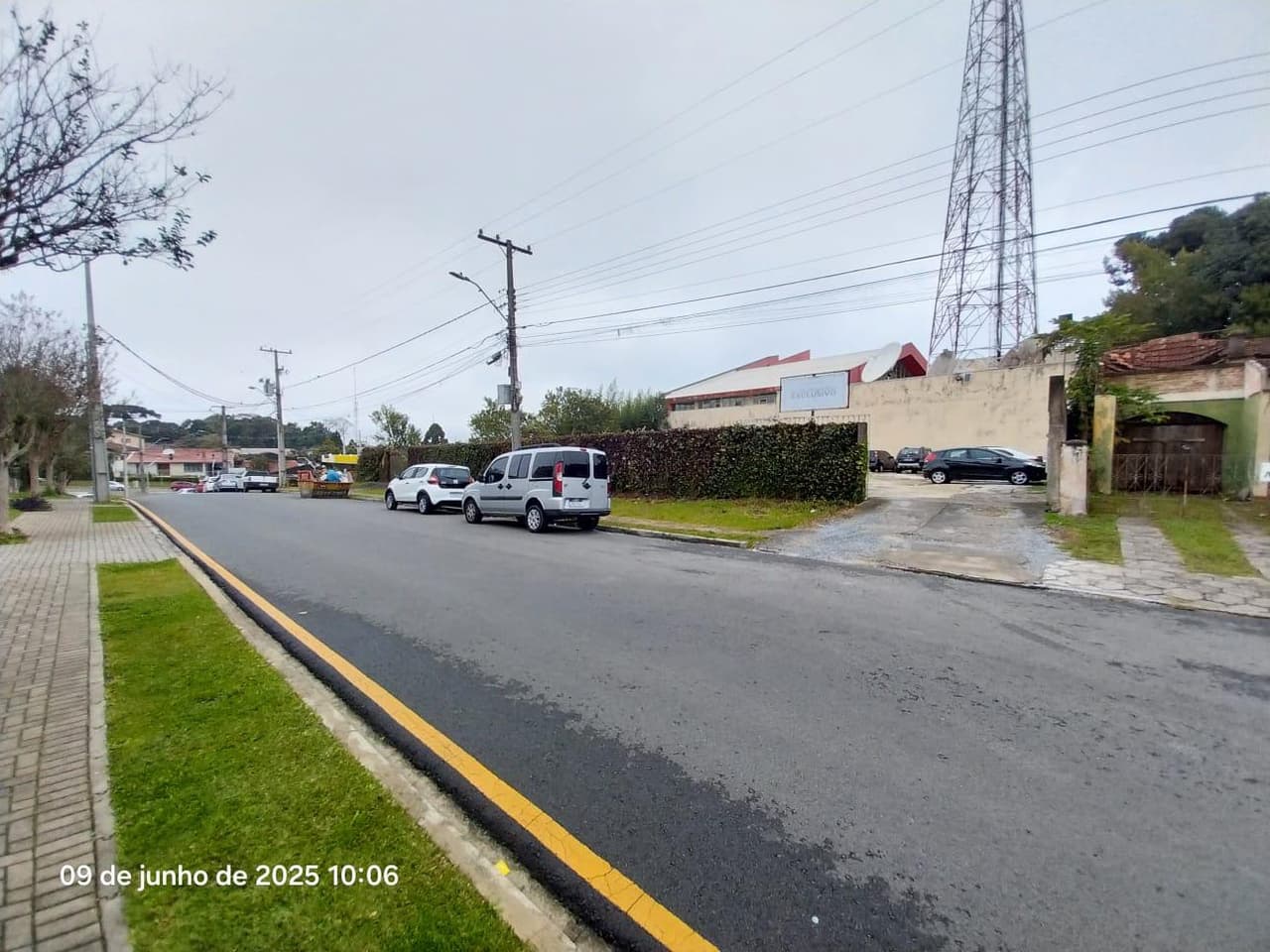Foto 30 de 59: Comercial em leilão em Curitiba - PR, bairro Vista Alegre — Posto de Combustível com área de terreno total de 3.126,40m², benfeitorias de área total de 477,00m², localizado na Rua Miguel Tschennerl, 47, Vista Alegre, Curitiba/PR