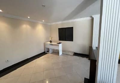 Foto 12 de 20: Casa em leilão em Curitiba - PR — Casa residencial com a área construída de 390m², área de terreno de 444m², situada na Rua Júlio Perneta, n° 431, Mercês - Curitiba/PR.