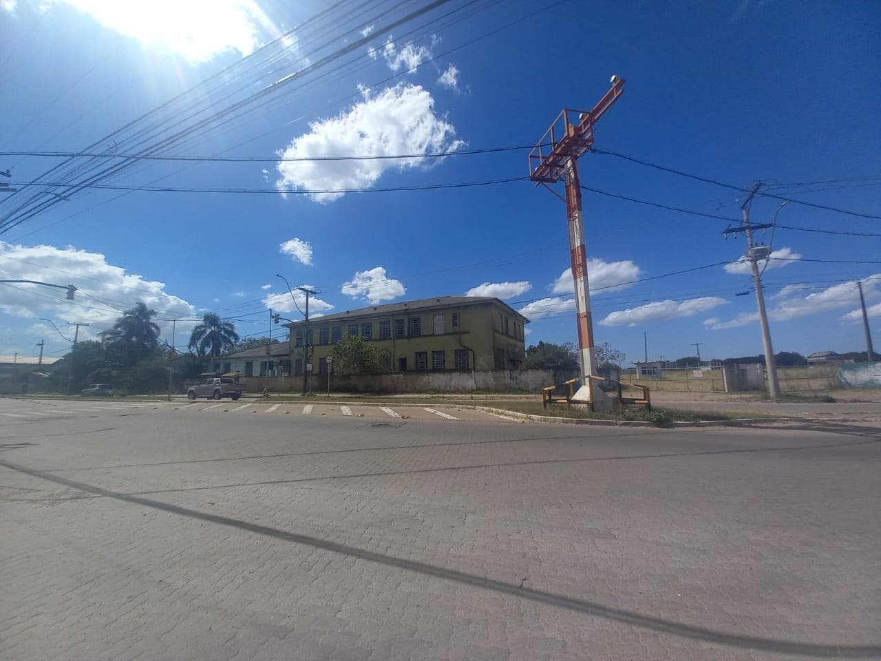 Foto 48 de 51: Terreno em leilão em Porto Alegre - RS — IMÓVEL COM ÁREA DE TERRENO DE 3.770M2 E ÁREA CONSTRUÍDA DE 2.150M2, RUA DONA TEODORA, 1281 (ESQUINA COM RUA NELSON NILO FACHINELLI), FARRAPOS, PORTO ALEGRE/RS - Massa Falida de Pluma Conforto e Turismo