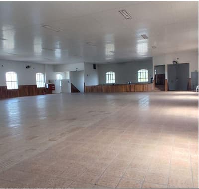 Foto 2 de 4: Terreno em leilão em Umuarama - PR, bairro Zona I-a — Sede do Clube Recreativo Portuguê de Umuarama com área total de 19.638,96m² - Avenida Portugal, 4979, Zona I-A Umuarama/PR, CEP: 87.504-530