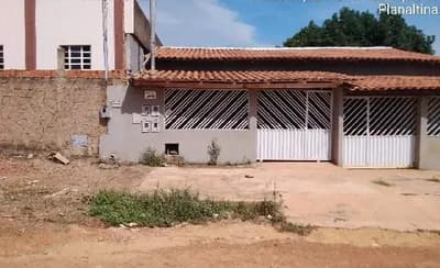Casa em leilão em Planaltina - GO — Casa de 76.8m2, com 2 quartos, em PLANALTINA/GO.