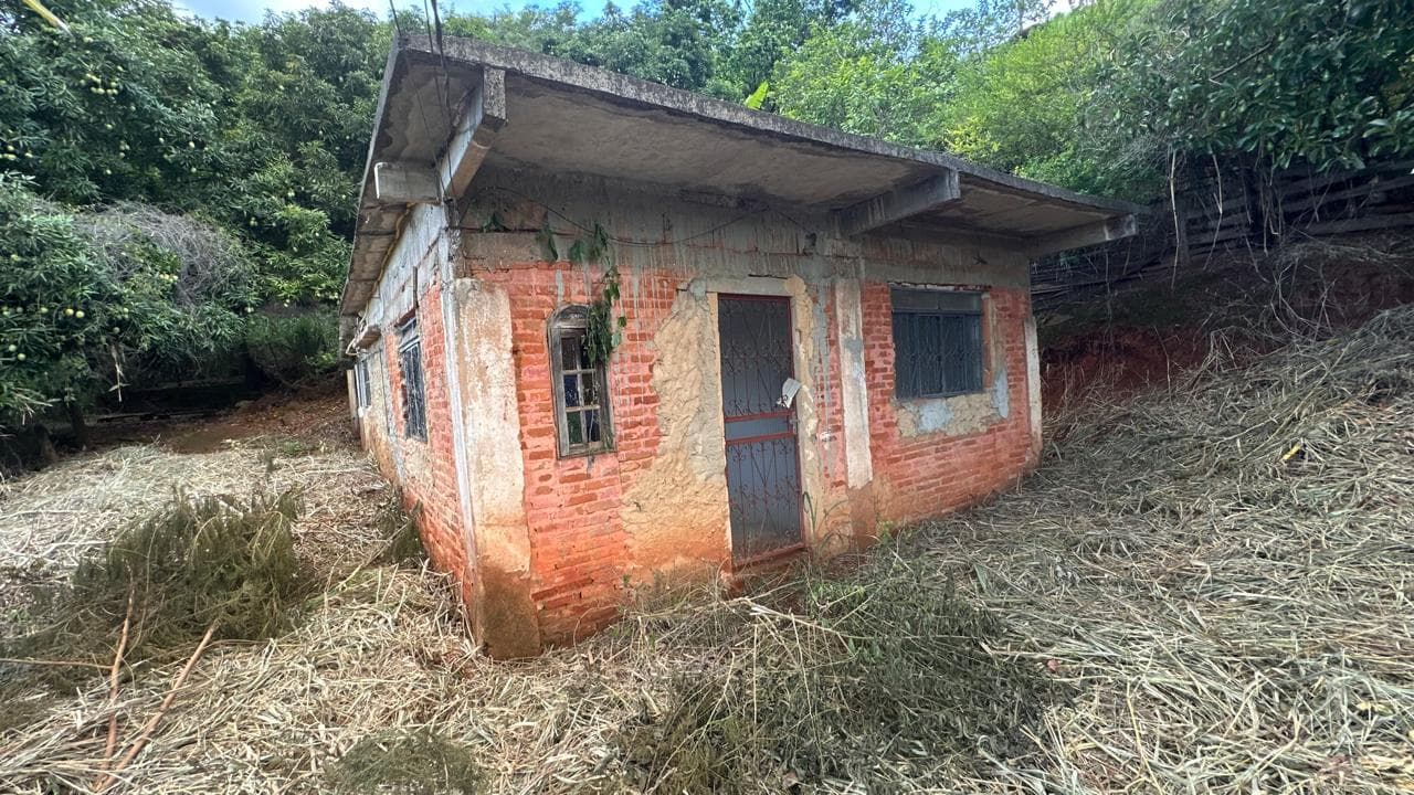 Foto 10 de 11: Imóvel em leilão em Carangola - MG, bairro Panorama — IMÓVEL URBANO COM ÁREA TOTAL DE 600 M2 EM CARANGOLA-MG