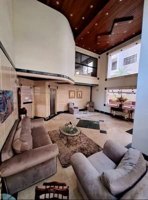 Foto 2 de 23: Apartamento em leilão em Santos - SP — Apartamento em Santos com 132m² e 02 vagas, apenas 80 metros da Praia José Menino