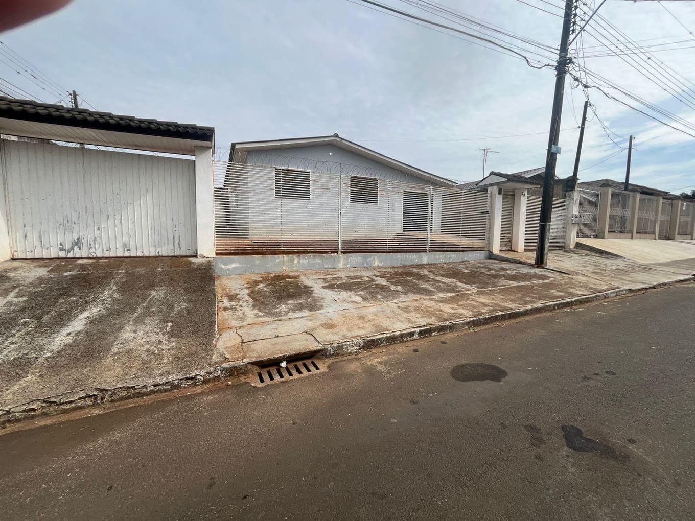 Foto 4 de 7: Casa em leilão em Ponta Grossa - PR — Casa 60m², em Ponta Grossa/PR - Ocupado