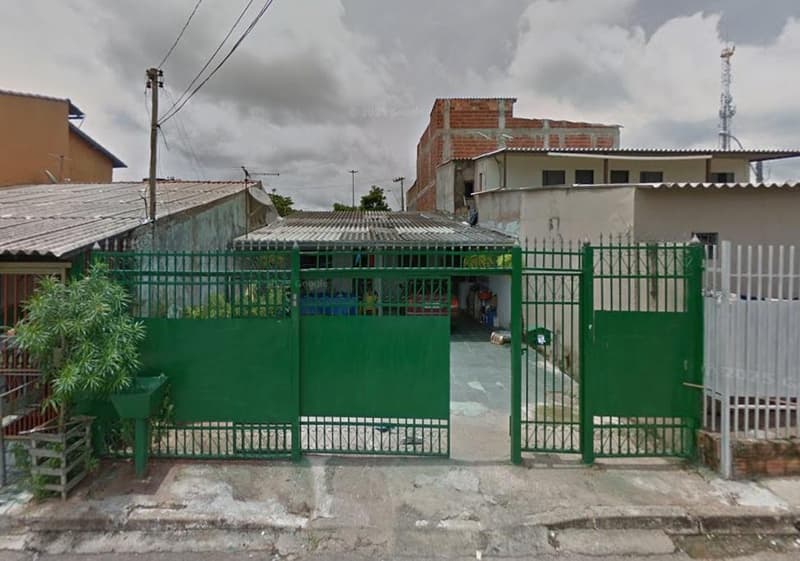 Foto 1 de 3: Casa em leilão em Brasília - DF — Casa, A.T. 130m², A.C. 32m² (Direitos Possessórios)