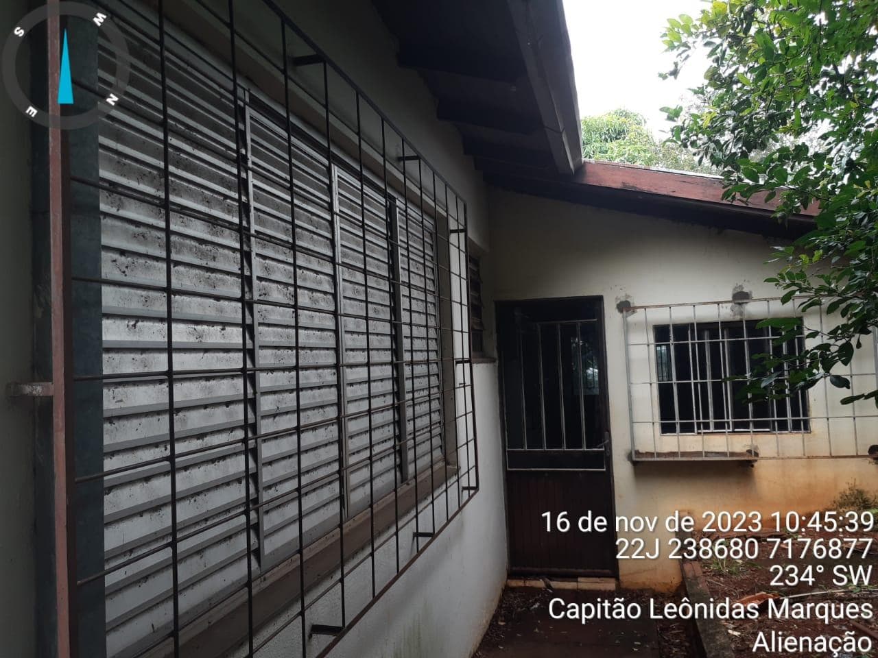 Foto 2 de 12: Casa em leilão em Capitão Leônidas Marques - PR — Casa 126m² Desocupada no Bairro Centro em Capitão Leonidas Marques/PR