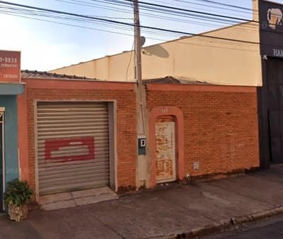 Terreno em leilão em São Carlos - SP — Imóvel misto, A.T 330m², A.C 231m², salão amplo, Jd. Santa Helena