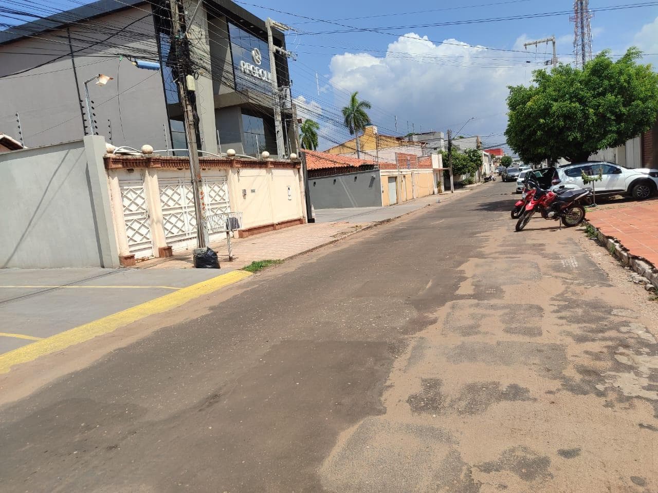 Foto 2 de 3: Casa em leilão em Imperatriz - MA, bairro Juçara — Casa 502m², Juçara, Imperatriz/MA - Ocupada